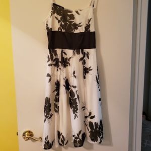 Venus black and white dress
